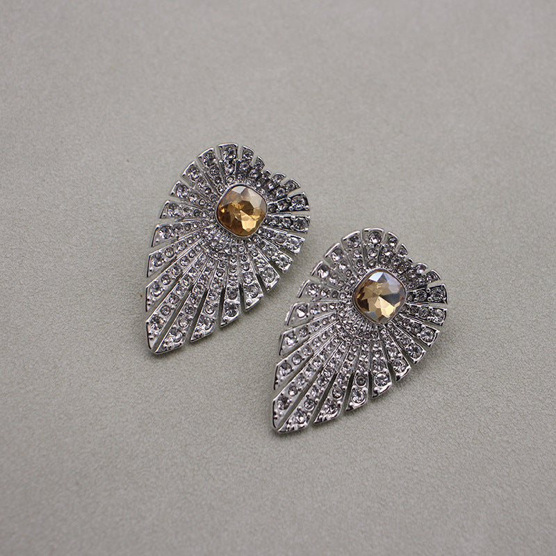 Leaf-Shaped Zirconium Inlaid Platinum Stud Earrings