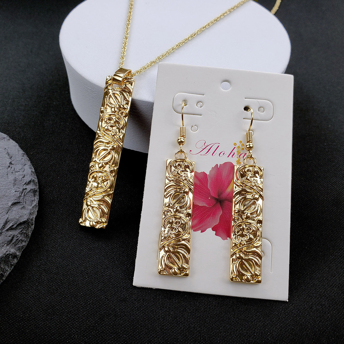 Bamboo Patterned Bar Necklace and Earrings