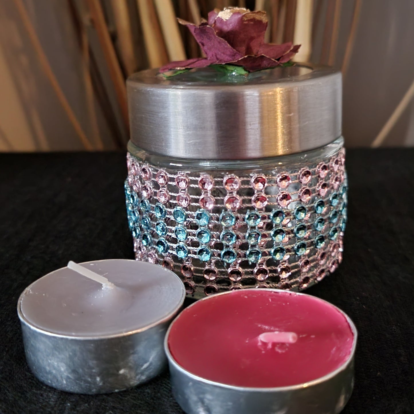 Decorative Jars with Foaming Butter Face Cream and 2 Scented Tea Lights