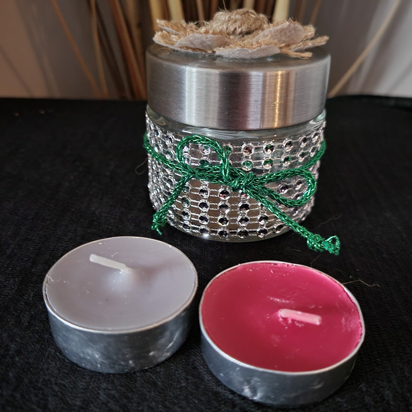 Decorative Jars with Foaming Butter Face Cream and 2 Scented Tea Lights