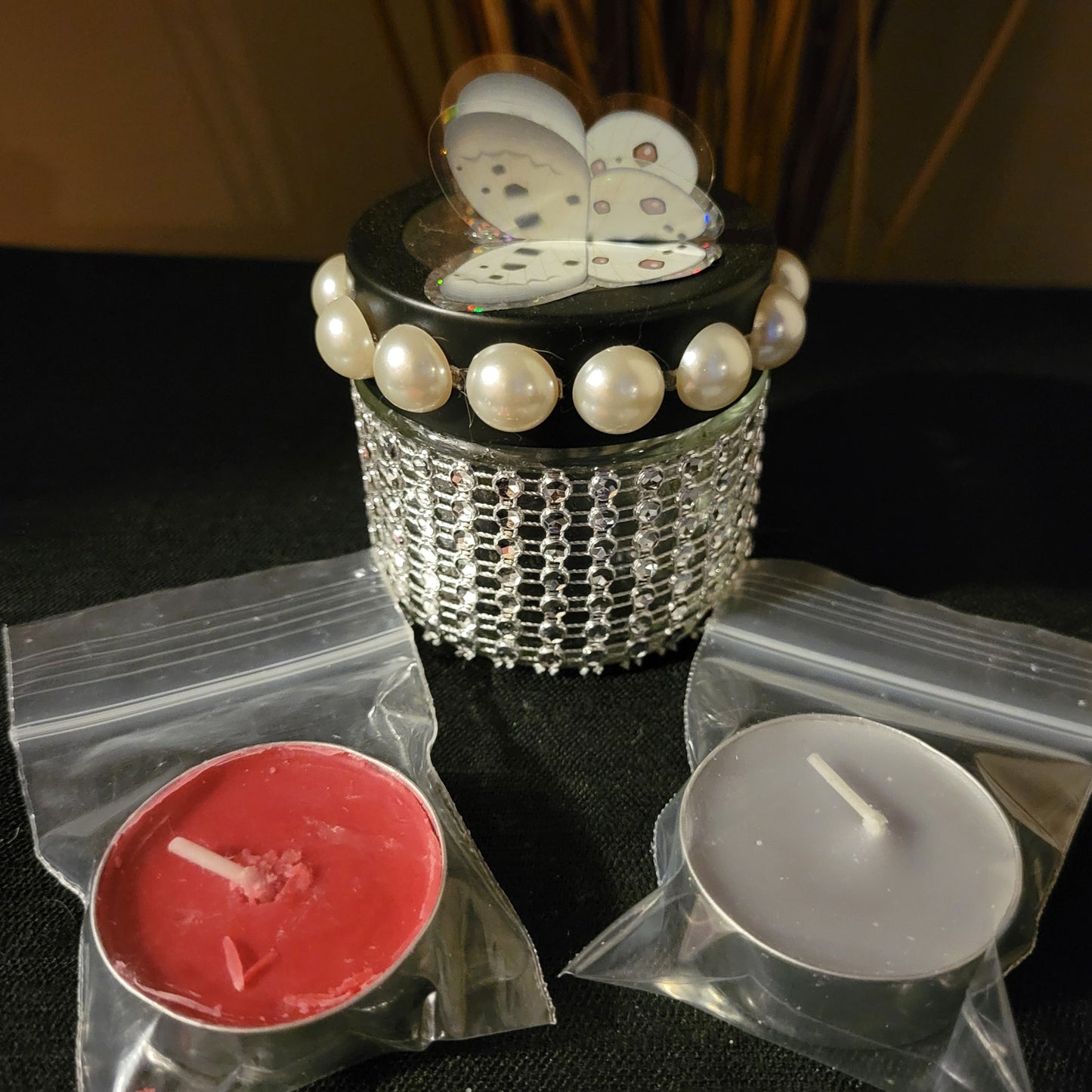 Decorative Jars with Foaming Butter Face Cream and 2 Scented Tea Lights