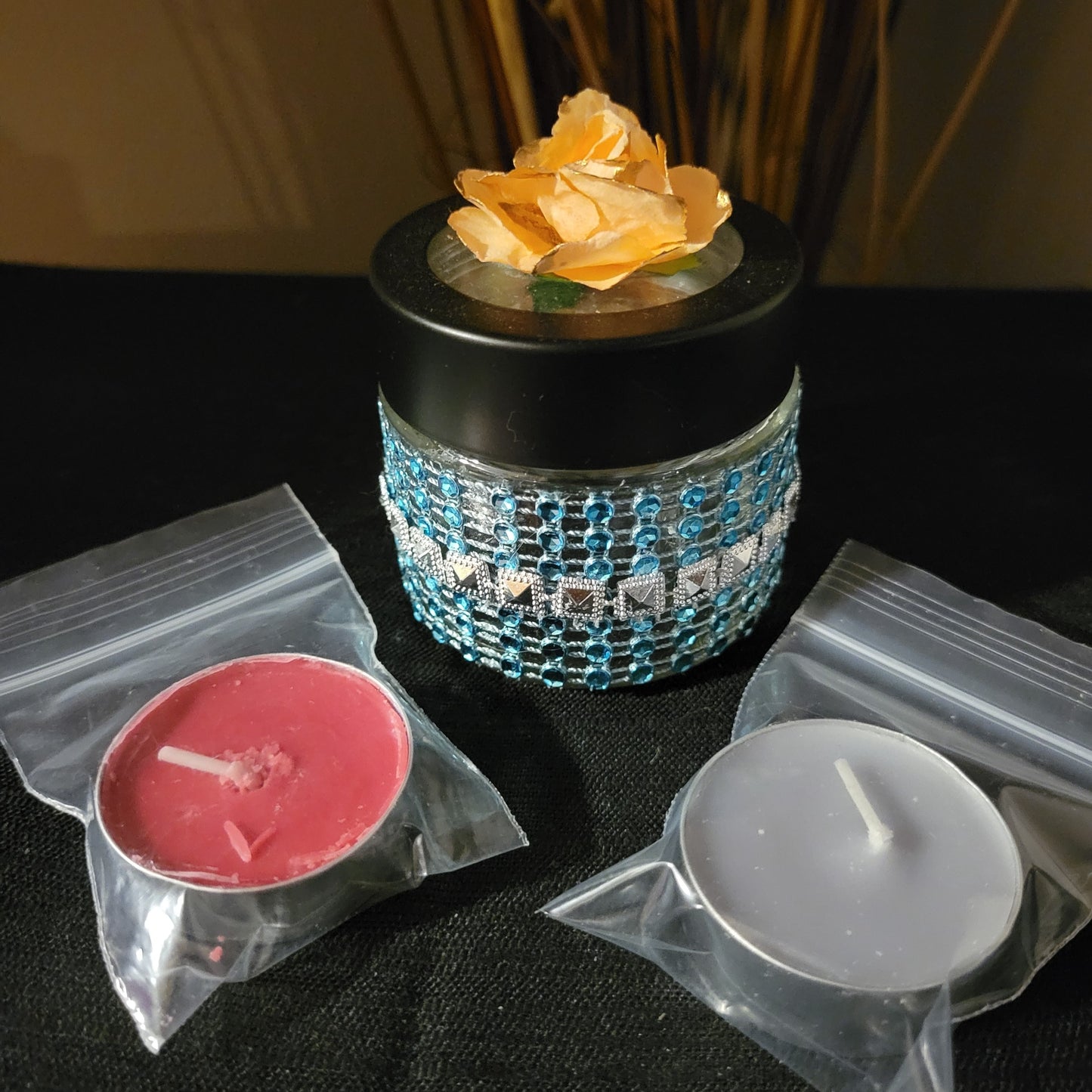 Decorative Jars with Foaming Butter Face Cream and 2 Scented Tea Lights